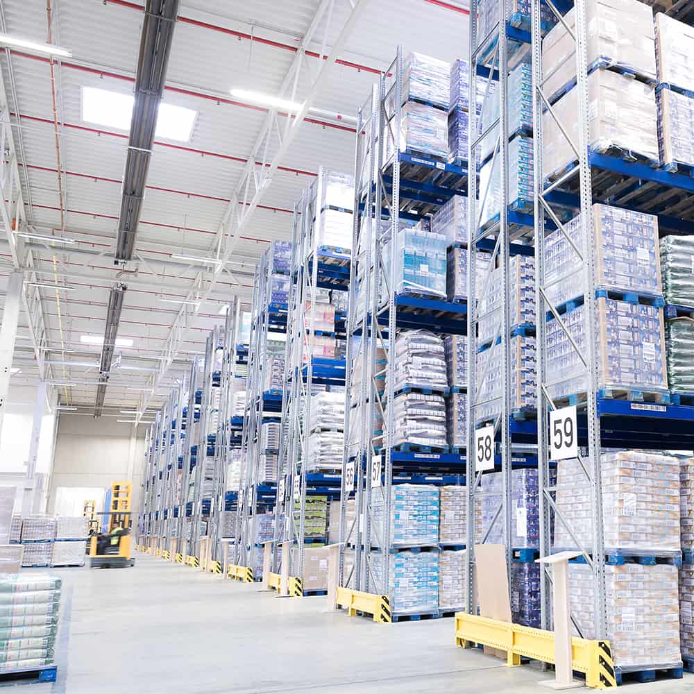 Moderne Lagerlogistik mit IFS-zertifizierten Lagern. | Modern storage logistics with IFS-certified warehouses.