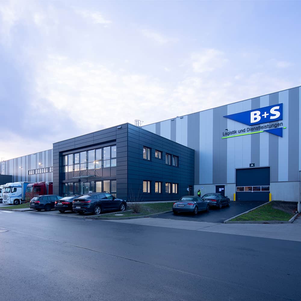 Modernste Logistikanlage: B+S in Bremen. | The ultramodern logistics facility: B+S in Bremen.