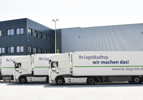 B+S LKW vor Hauptgebäude