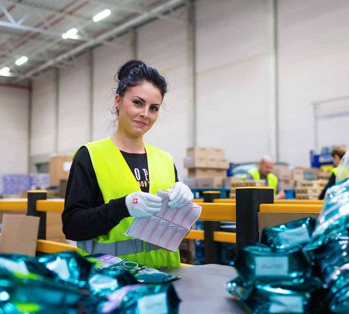 B+S bietet zahlreiche Value Addes Services wie Etikettierung, Konfektionierung, Co-Packing und Displaybau.